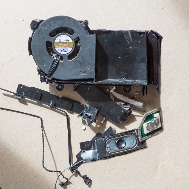 Mac mini destruction_20150803_0008 copy